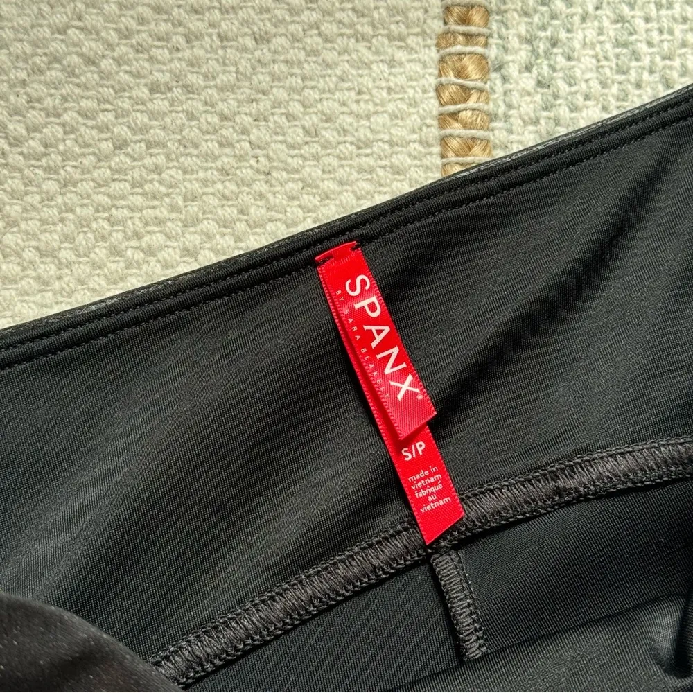 Spanx Faux Leather Black High Rise Faux Leather Leggings Women’s Size Small - Image 7