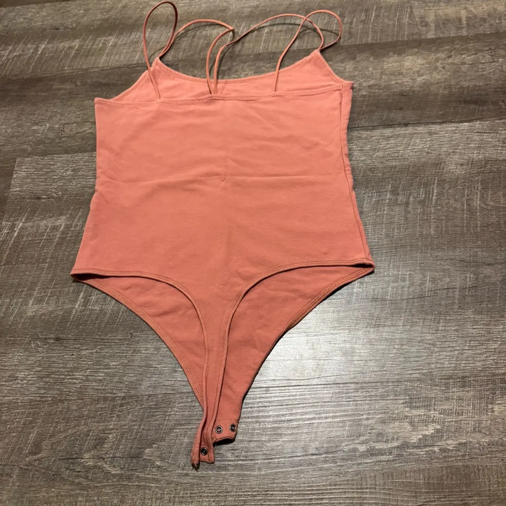 Abercrombie & Fitch Peach Bodysuit - Image 4