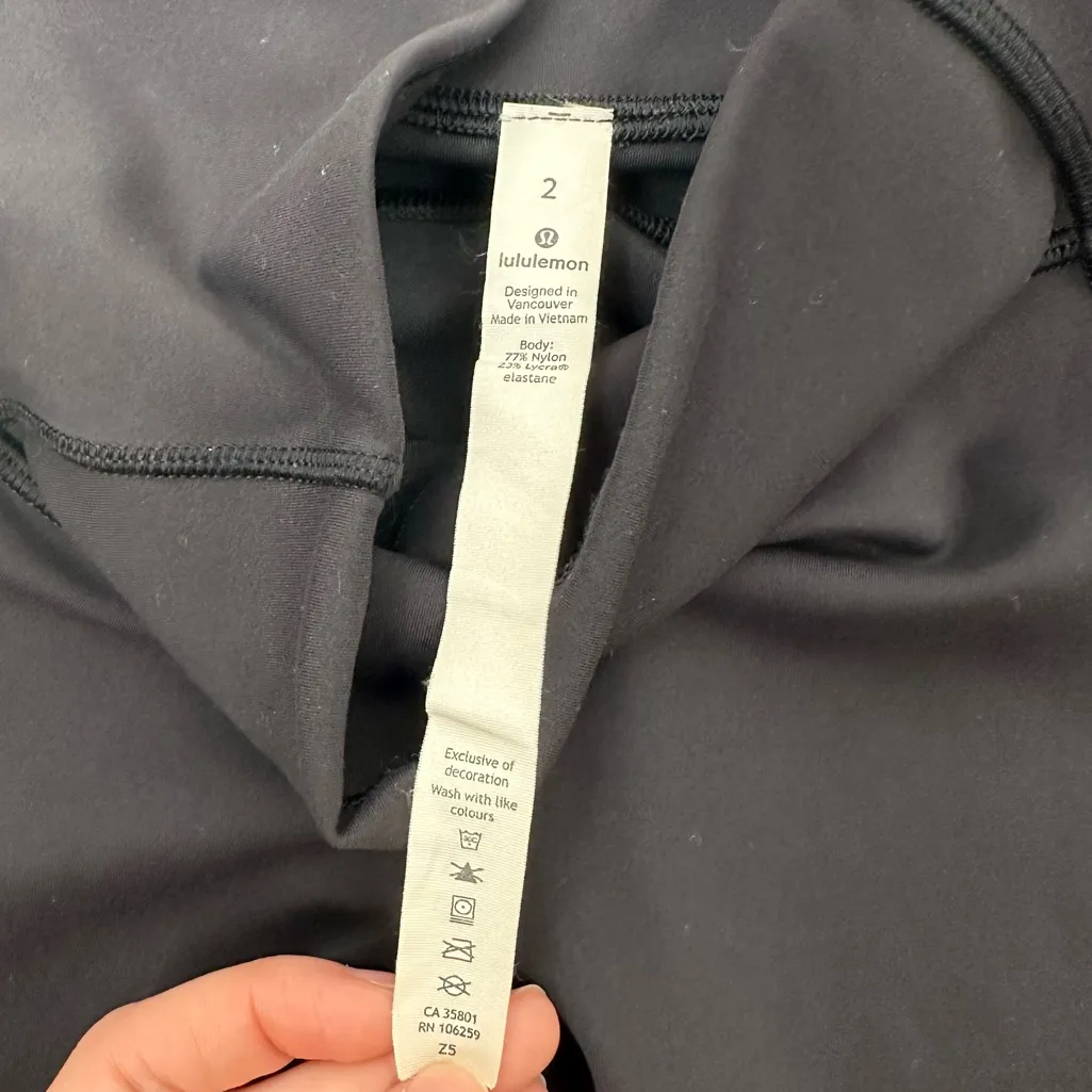 Lululemon In Movement Tights 25” - Image 7