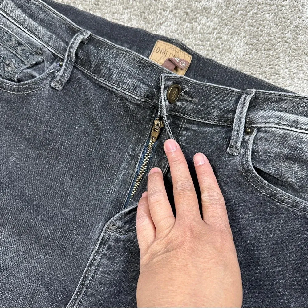 Driftwood Jackie Embroidered Hem Stretch Skinny Jeans Mid Rise in Dark Gray 30 - Image 10