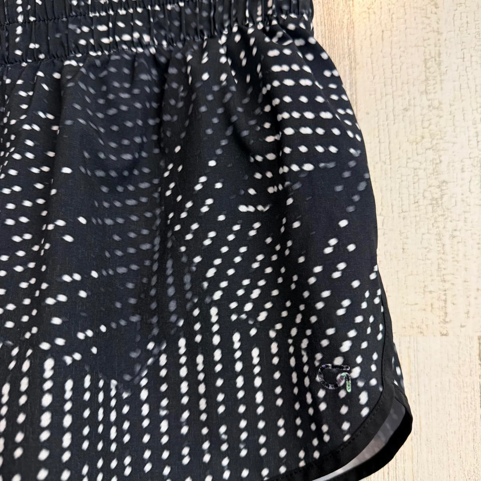 GapFit Running Shorts Womens S Black White Print Elastic Waist Activewear Gym - Image 7