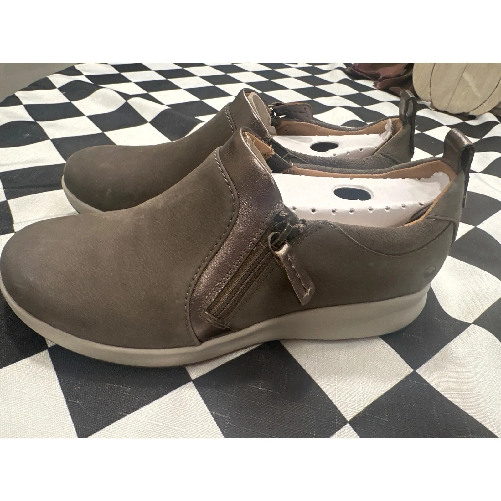 Clarks Unstructured Taupe Leather Slip On Loafers NEW Shoes Women's Size 6M - Image 3