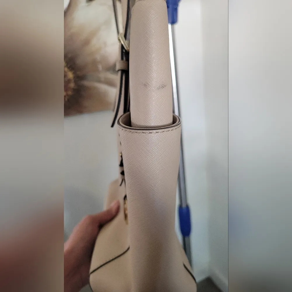 Michael Kors Jet Set Large Beige Top Zipper Tote Bag Tan - Image 9