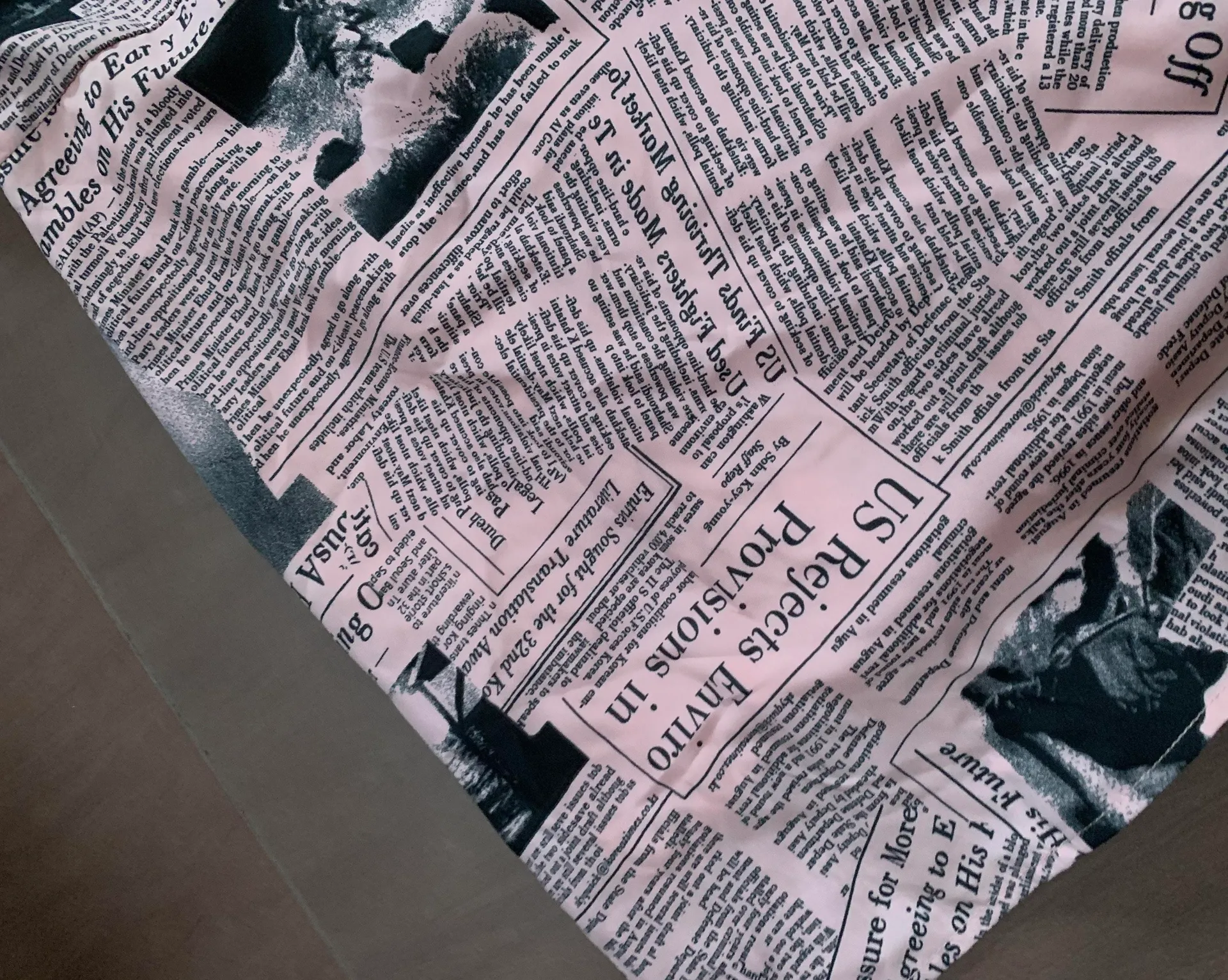 Etophe studios reformation pink newspaper dress - Image 5