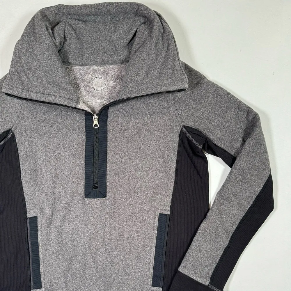 Lululemon Post Chaturanga Pullover Size 4 - Image 4