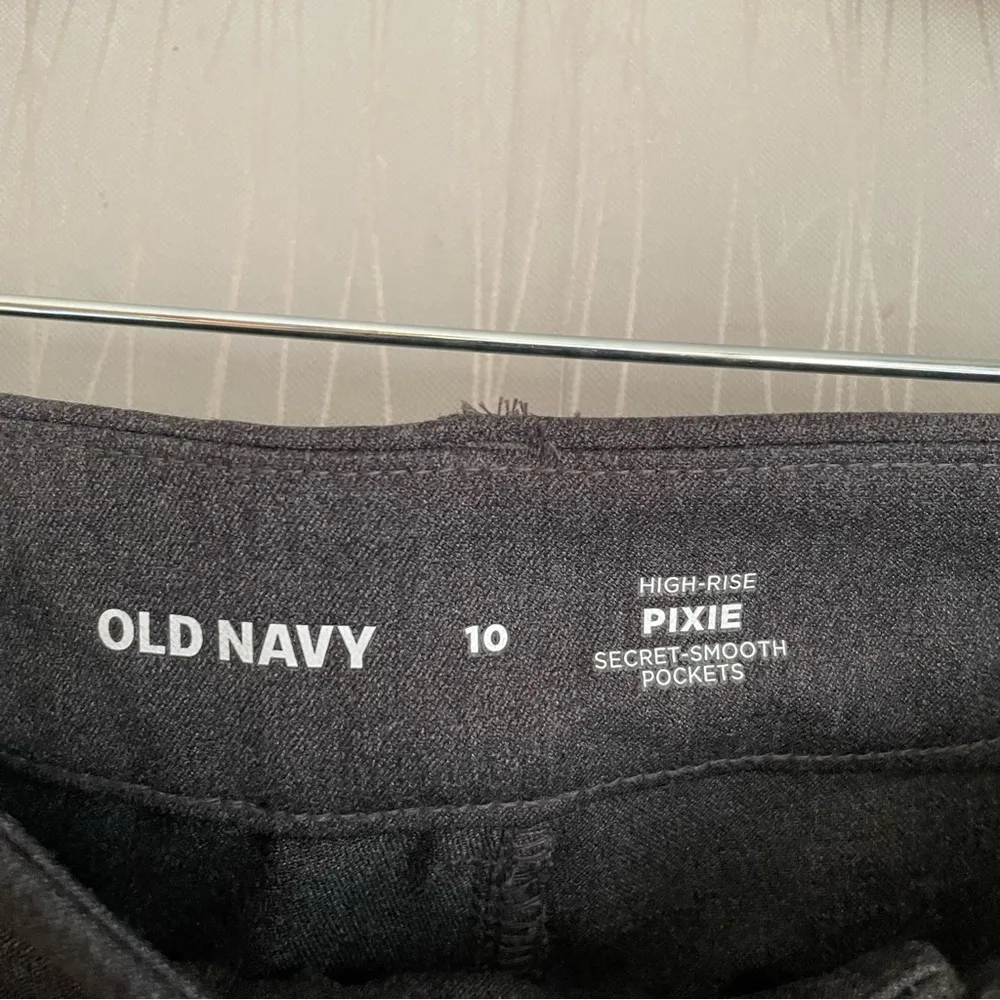 Old Navy High Rise Pixie Pants Women’s Size 10 Gray - Image 4