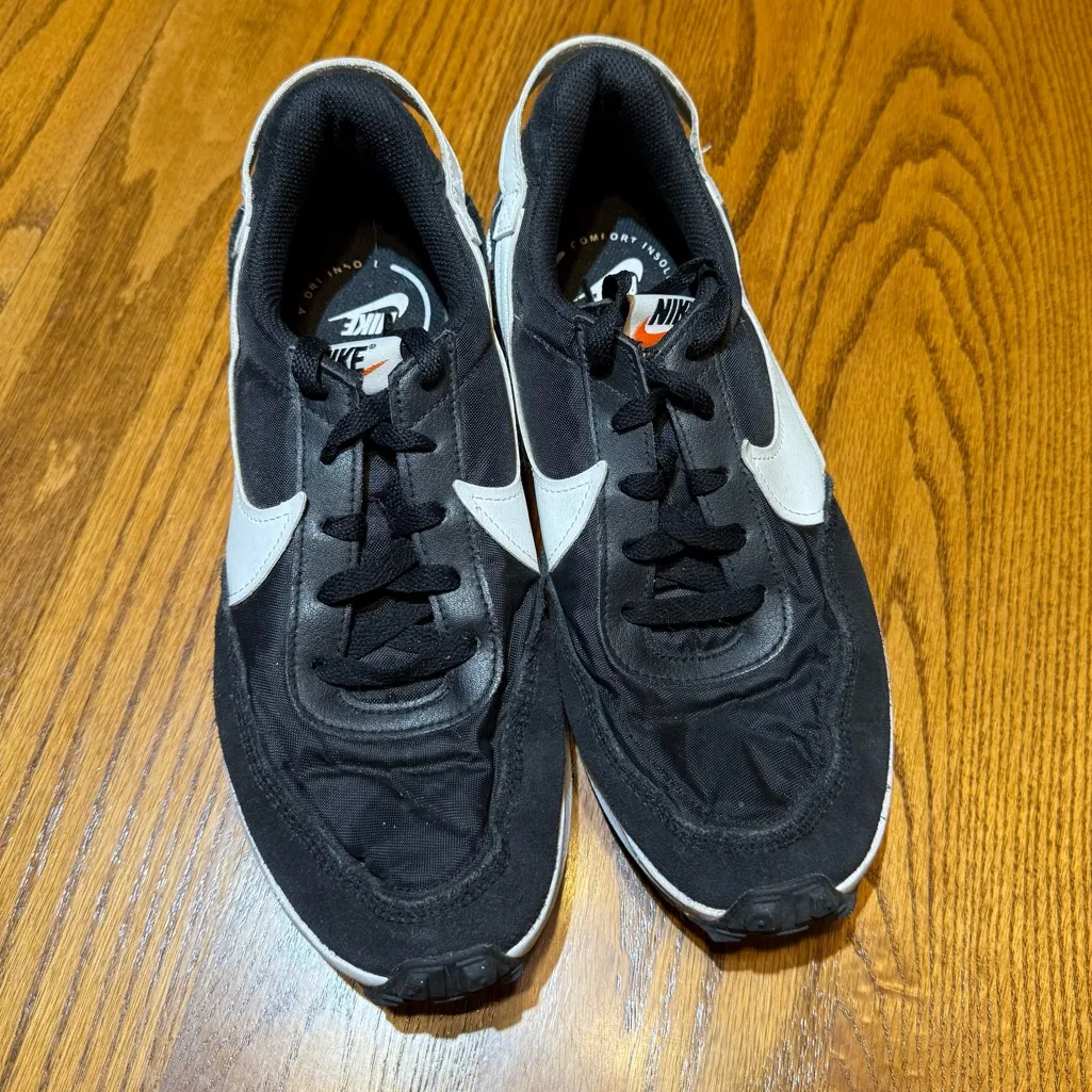 Nike Waffle Debut Black White Sneakers Size 10 - Image 2