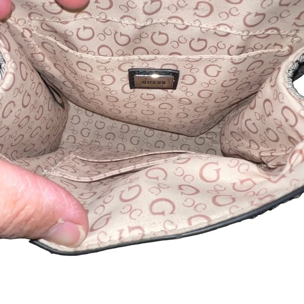 Guess Women’s Crossbody Purse Grey & Black Guess Logo Guess Tag Gold Hardware - Image 5