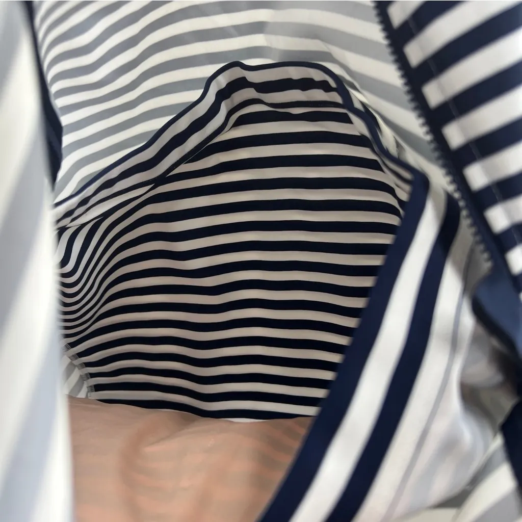 Coolibar Bayfront Rash Guard Bra Top Long Sleeve Zipper Sides Striped NWT Size M Blue Size M - Image 9