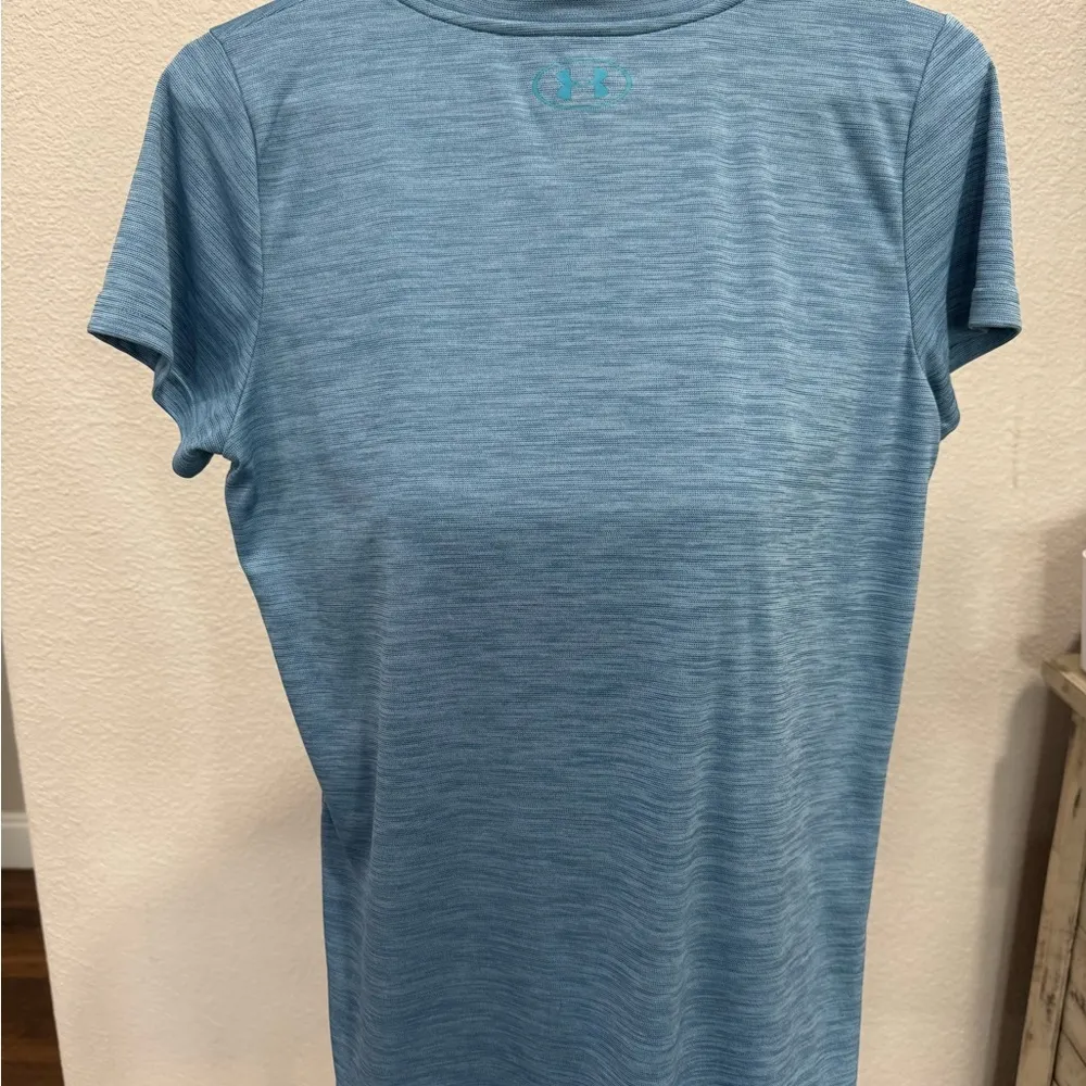 Under Armour Women's Blue T-Shirt - Image 3
