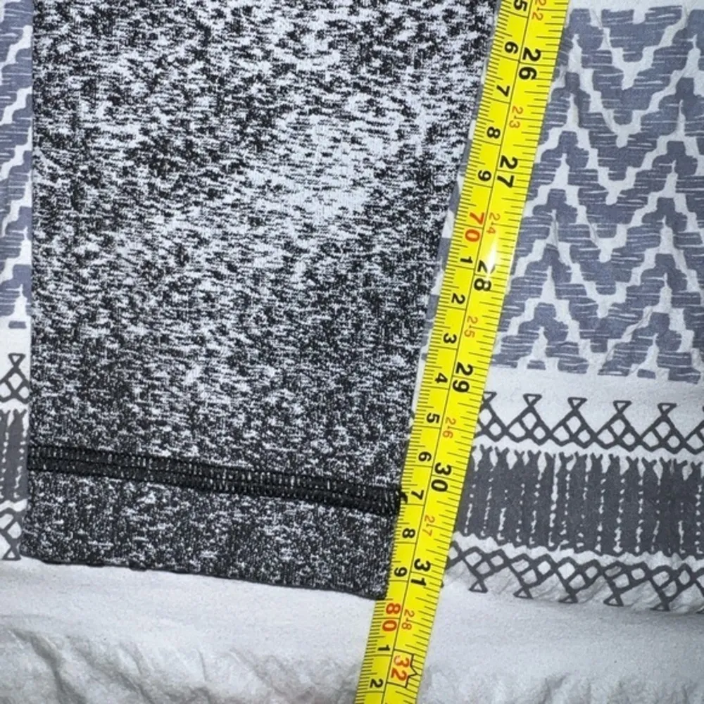 Lululemon‎ High Rise Wunder Under Pant in Luon Spray Jacquard
Size 6 - Image 2