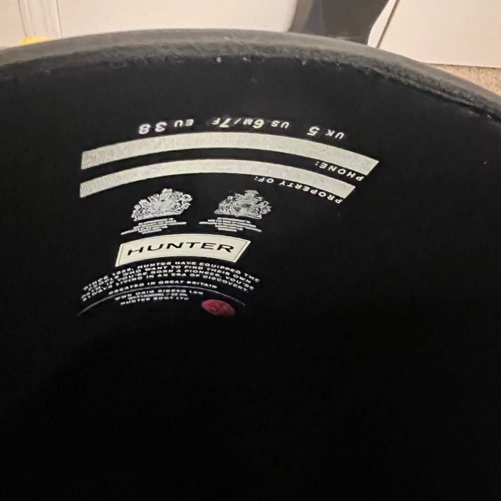 Hunter Ribbed Rain Boots Sz 6 Men 7 Women Navy And Black - Image 9