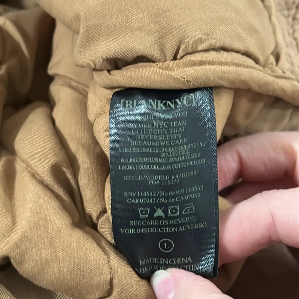 Blank NYC chai tea quilted tencel drop shoulder jacket size L - Image 11