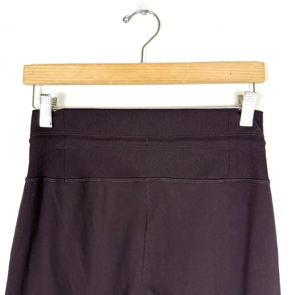 Vuori Daily Jogger in Dark Cherry - Image 8