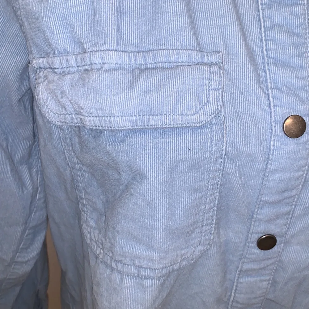 Old Navy blue corduroy casual button Down shirt - Image 3