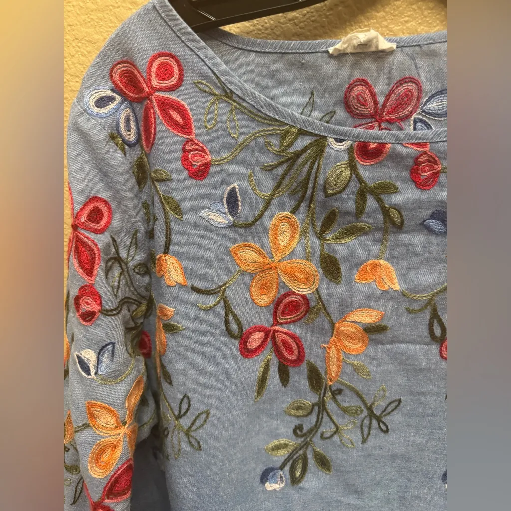 Women's Kindred Anthropology Embroidered Blue Blouse 3/4 Sleeves Size XL - Image 2