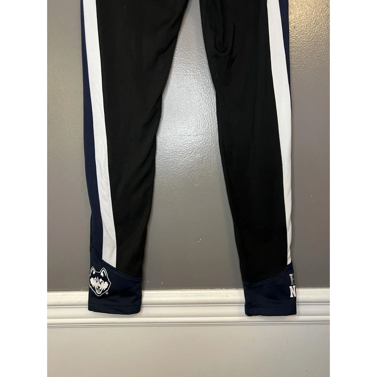 UConn Huskies Leggings Womens Small Black Navy NCAA Yoga Husky Nation VS PINK - Image 4