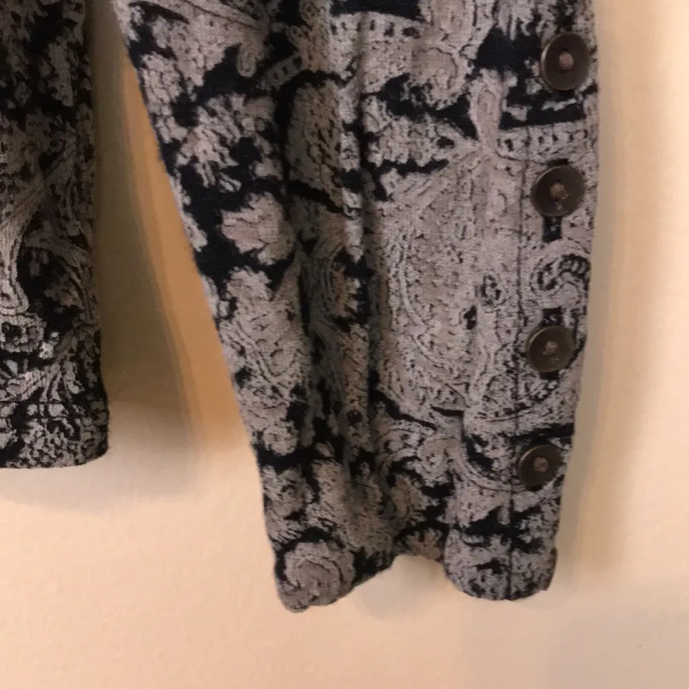 Lucky Brand Women’s Boho Paisley Print Henley Buttons Long Sleeve Shirt - Image 4