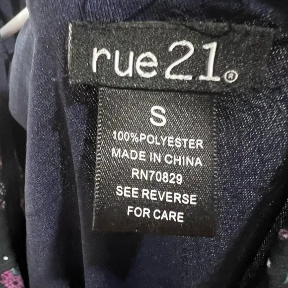 Black and purple one shoulder ditsy floral dress size small - Image 4