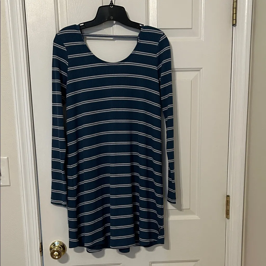 RVCA Time Table Long Sleeve Swing Dress - Image 3