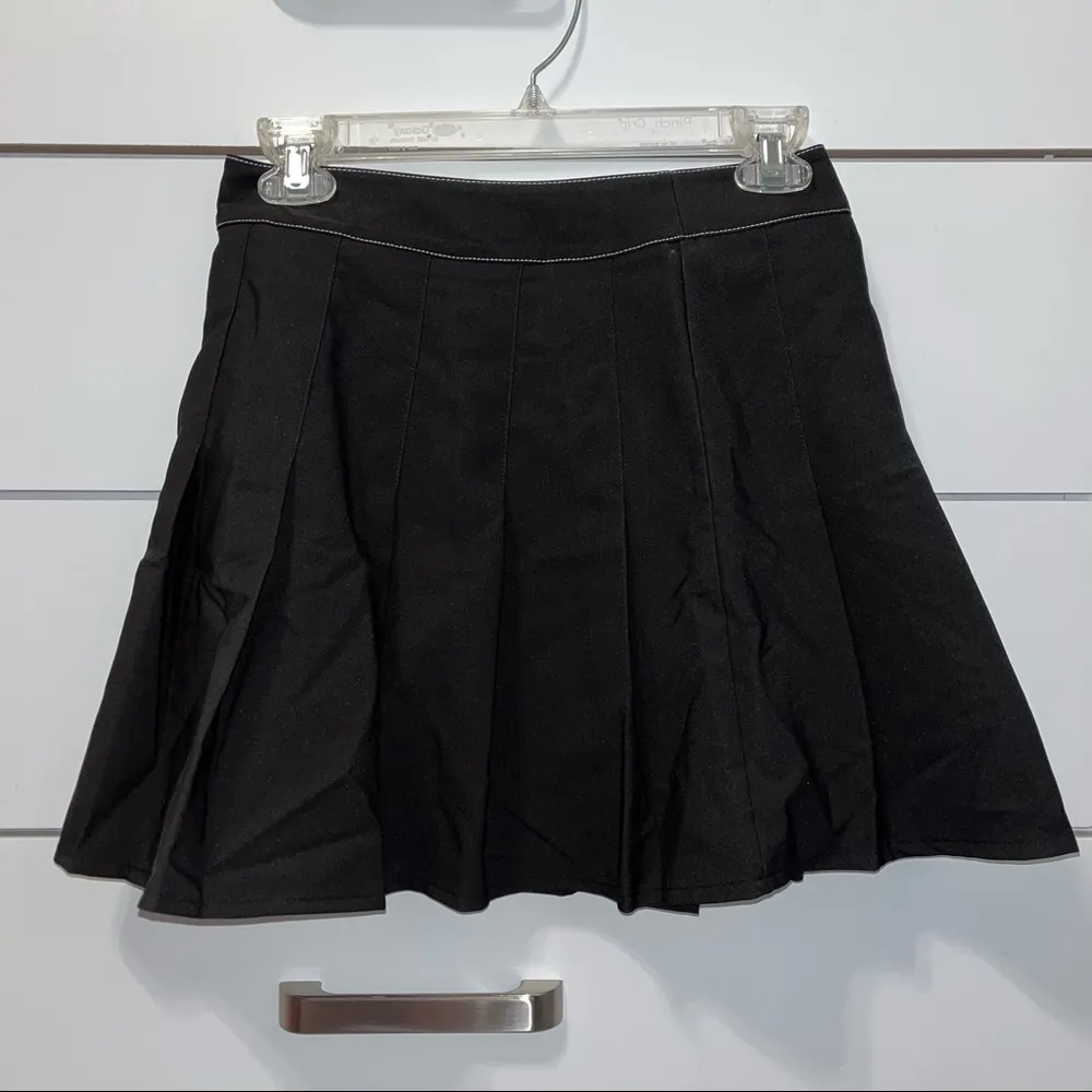 SheIn Black pleated mini skirt size small - Image 3
