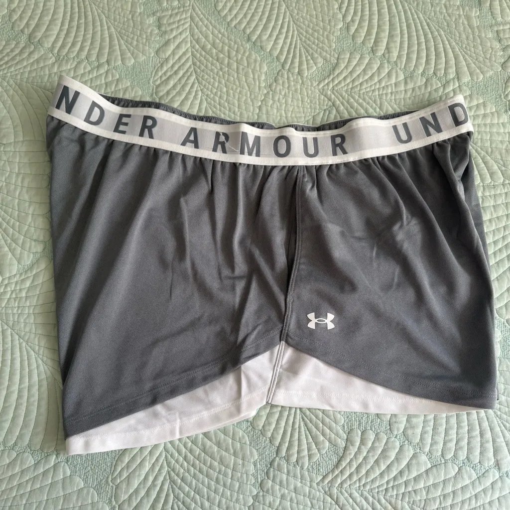 Under Armour Women's Play Up Athletic Shorts in Gray and White NWT 3X - Image 3