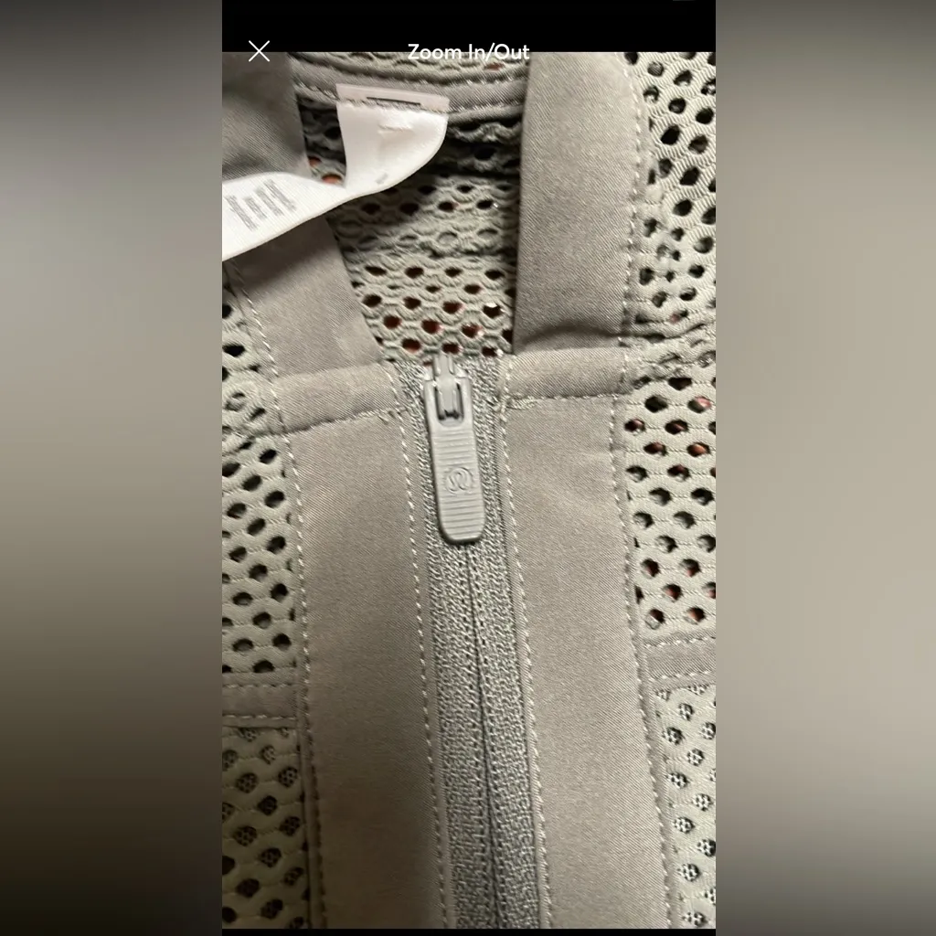 Lululemon women’s Relaxed Fit Mesh Jacket in grey sage size 4 Green - Image 4