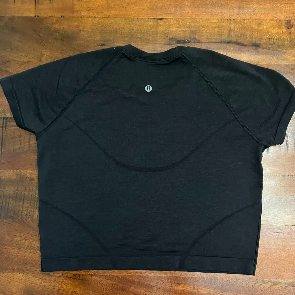 Lululemon Swiftly Tech Short Sleeve Tee Race Length Black Size 10 - Image 2