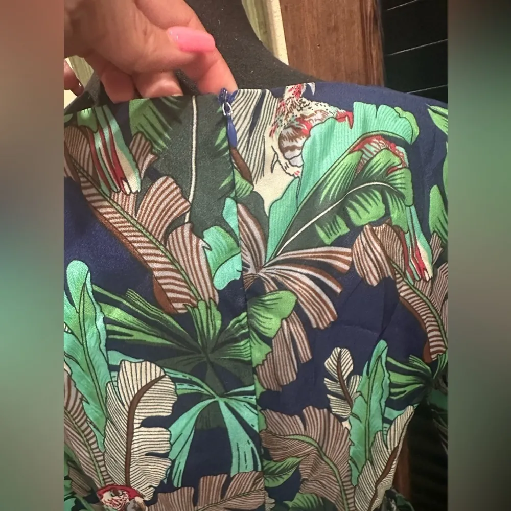 EUC  BOHOO parrot print overall short One Piece jumpsuit - Image 9