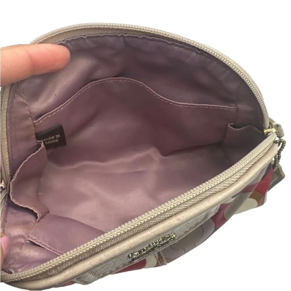 COACH Signature Canvas Make up / Cosmetic Case - Image 6