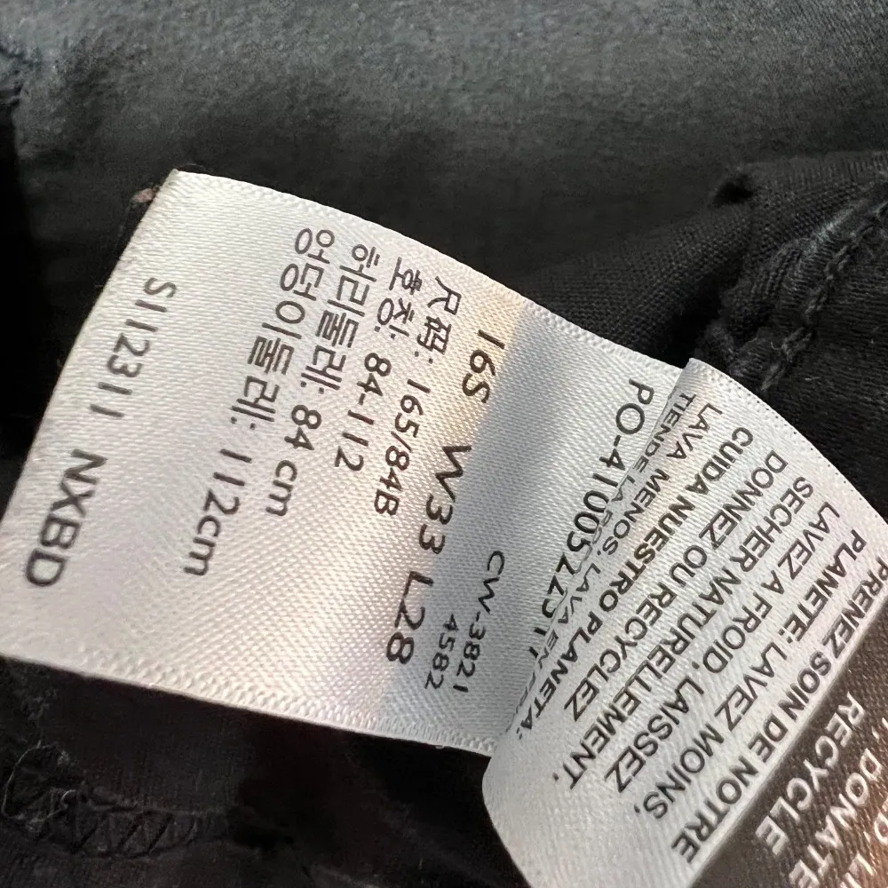 Levi's Denizen High Rise Skinny Jeans Black Denim Comfort Stretch‎ 33x28 - Image 8