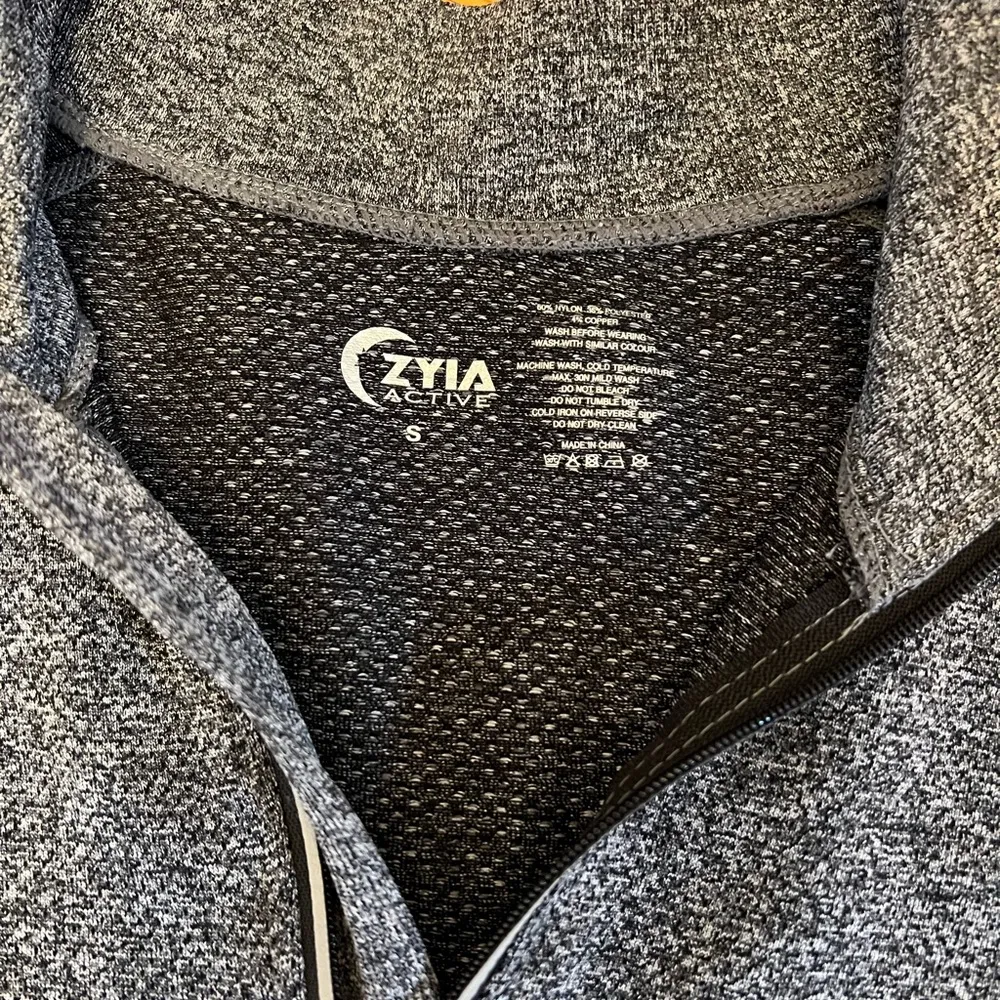 Zyia active fog performance quarter zip long sleeve pullover size small - Image 3