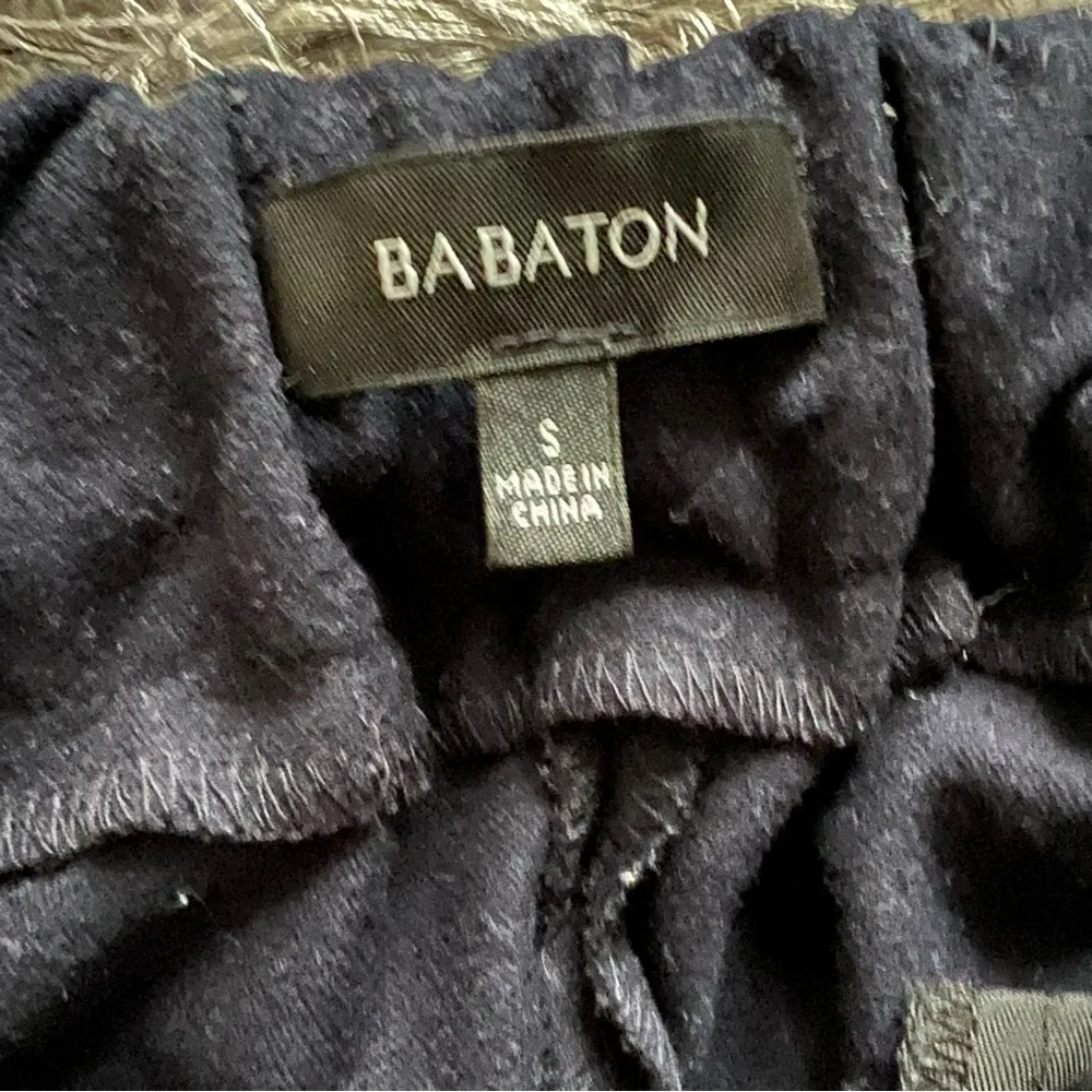 aritzia babaton navy blue pants joggers size S viscose polyester - Image 5