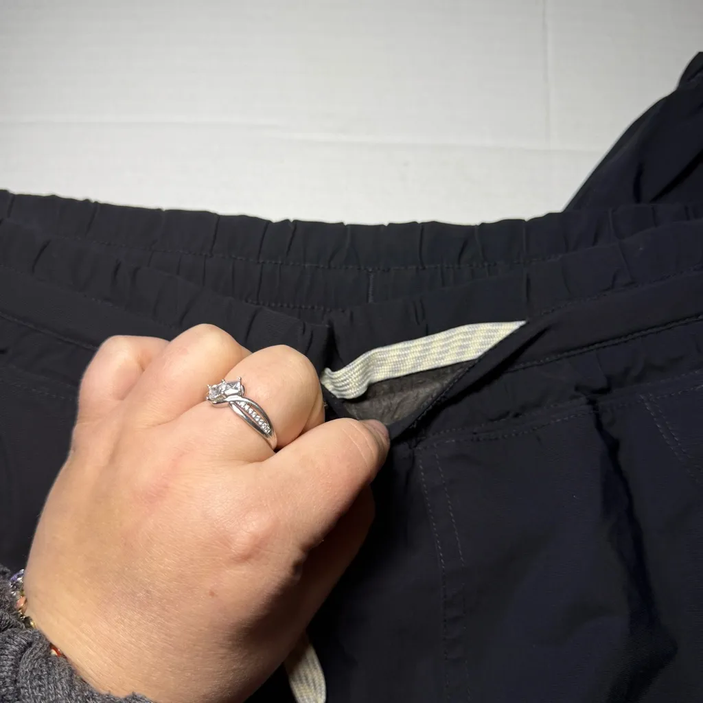 Vuori Miles Black Joggers Womens - Image 4