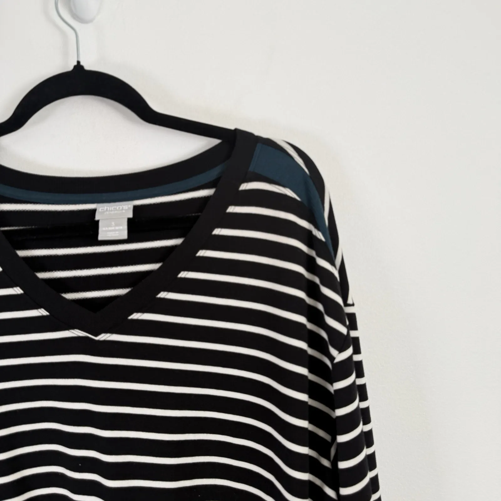 Chicos Zenergy Black White Striped Sweatshirt Womens 3 US XL - Image 3