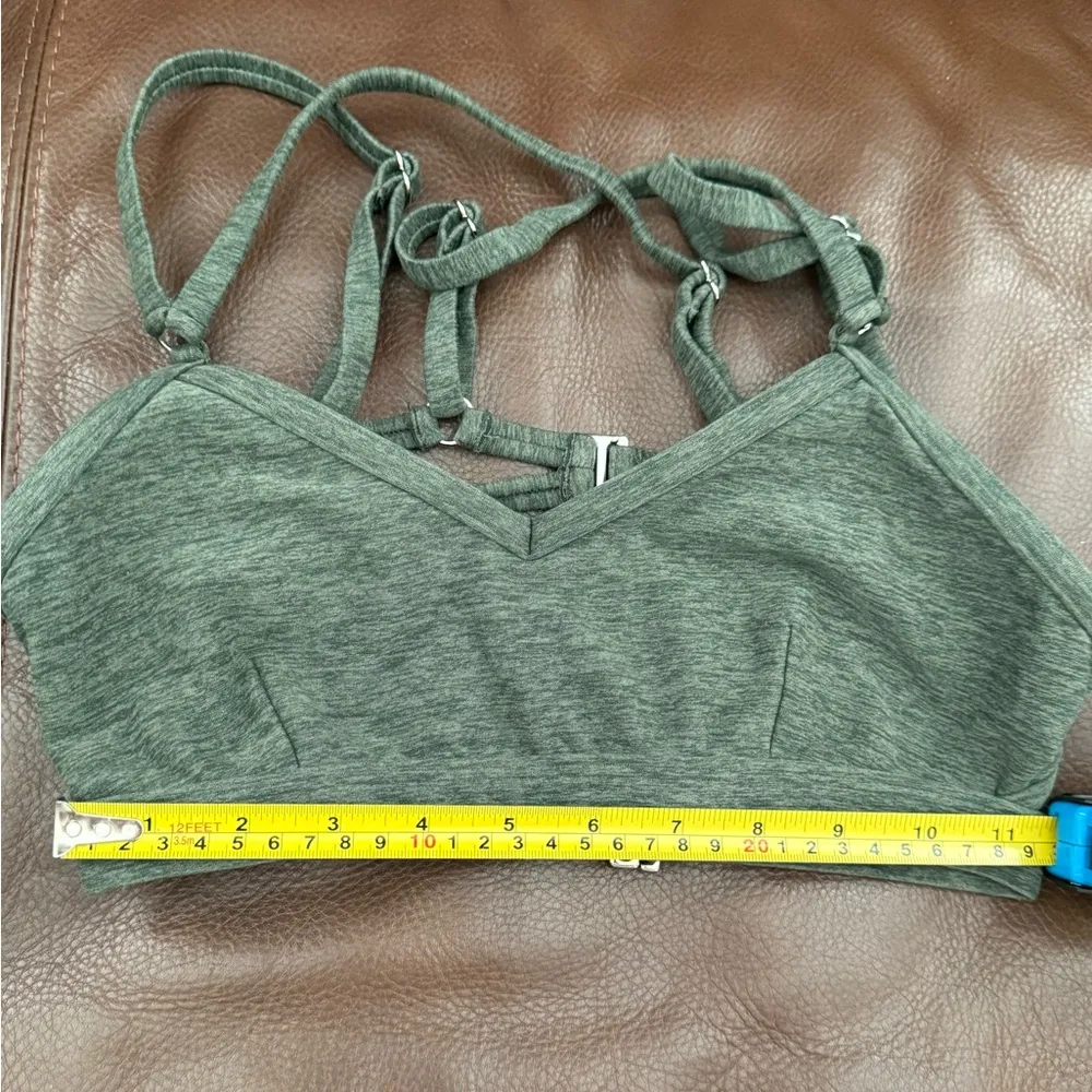 Bombshell sportswear set! - Image 4