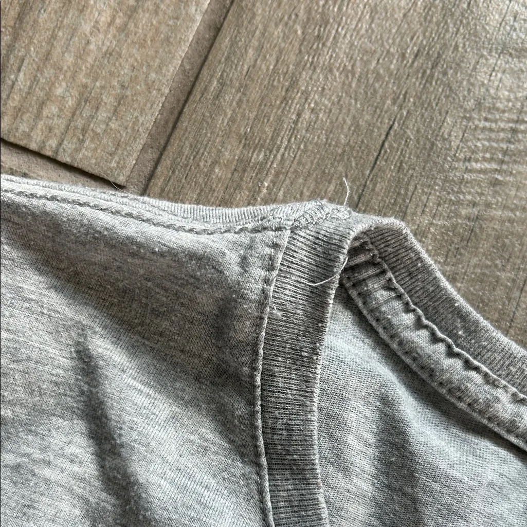 Gray Heart dog mom Design Women's Tee Size M - Image 4