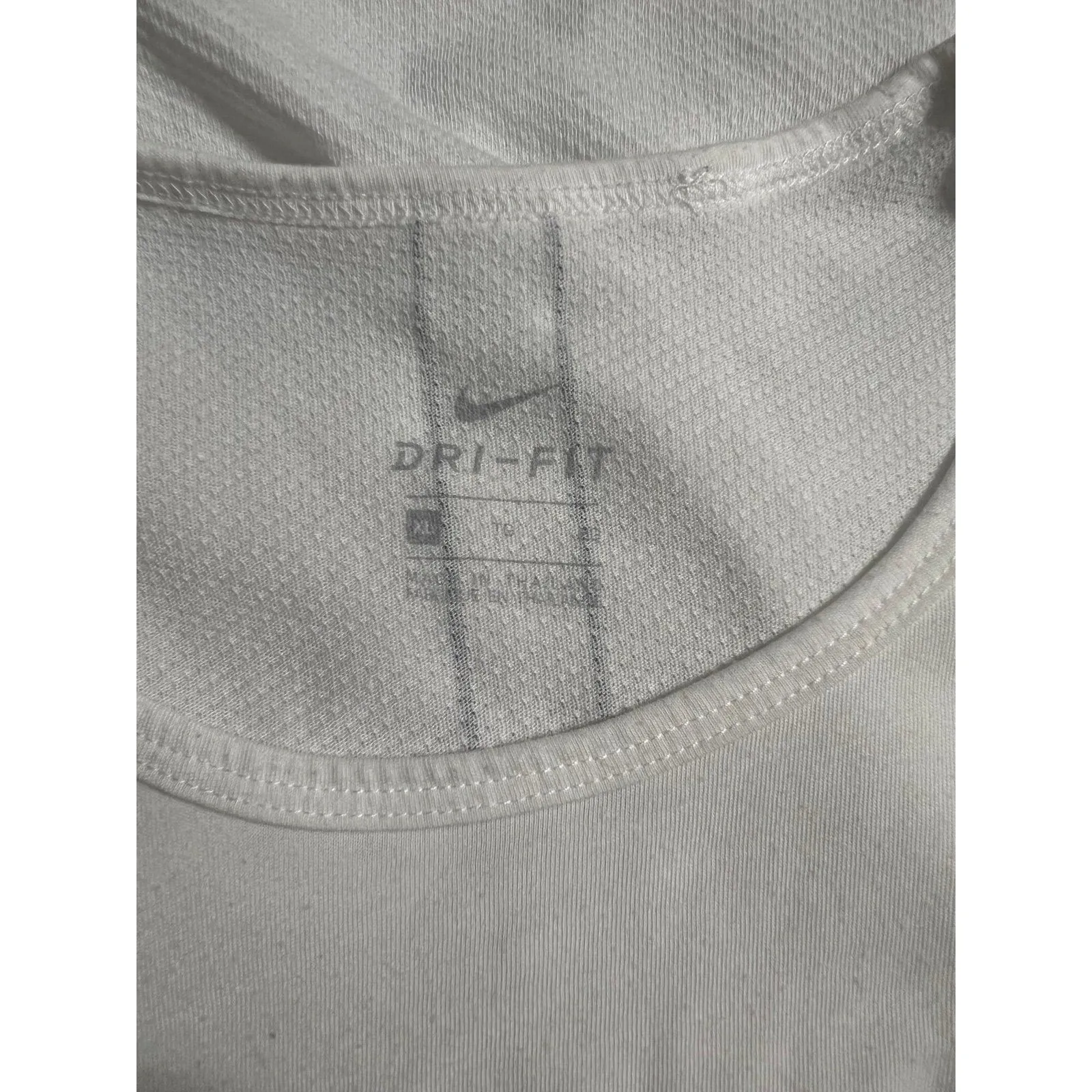 White Nike tank top size xl dri-fit - Image 4
