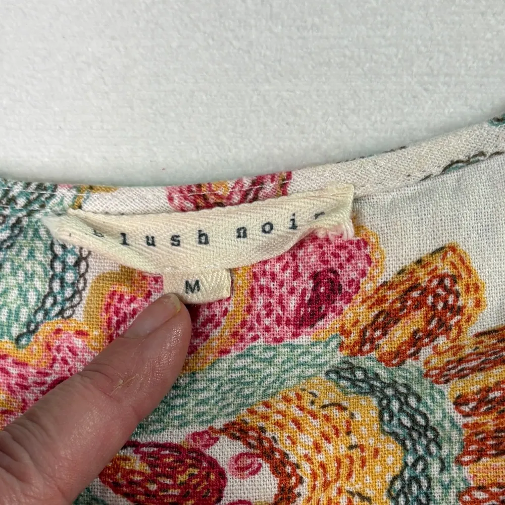 Blush Noir Wonens Floral Embroidered Sleeveless Dress    size m - Image 5