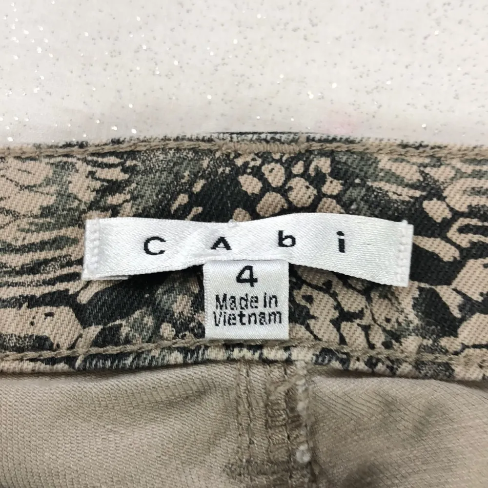 Cabi Snakeskin Look Jeans 4 Skinny Cropped - Image 3