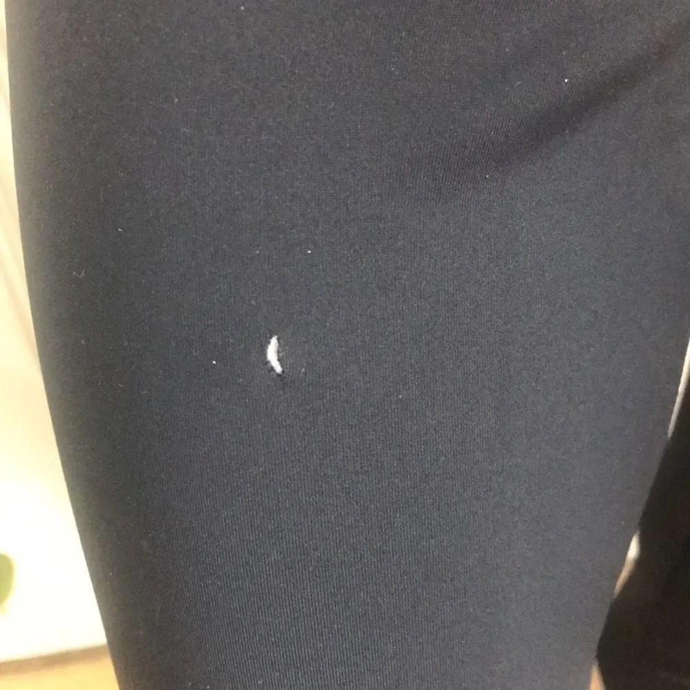 Umbro Cropped Black Leggings Women's Size Medium - Image 6