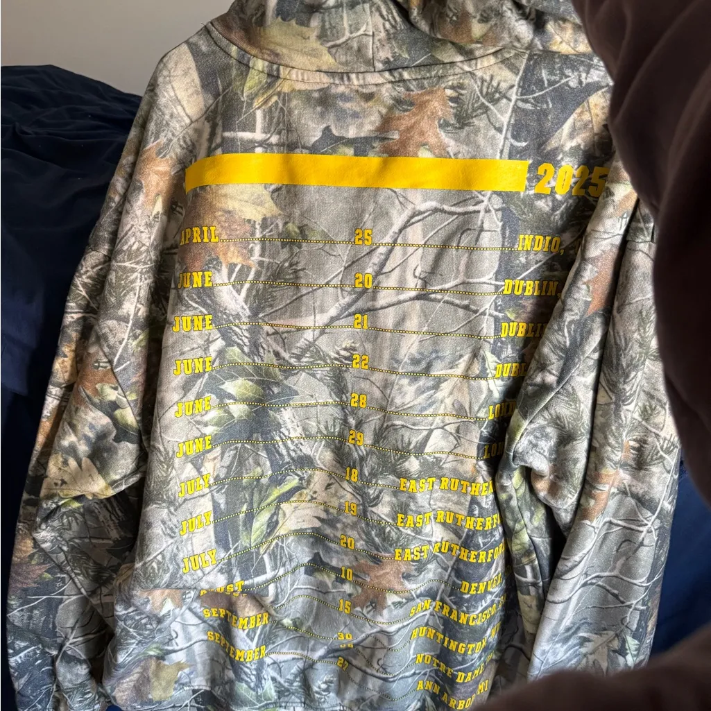 Zach Bryan Camo Hoodie Size XL - Image 6