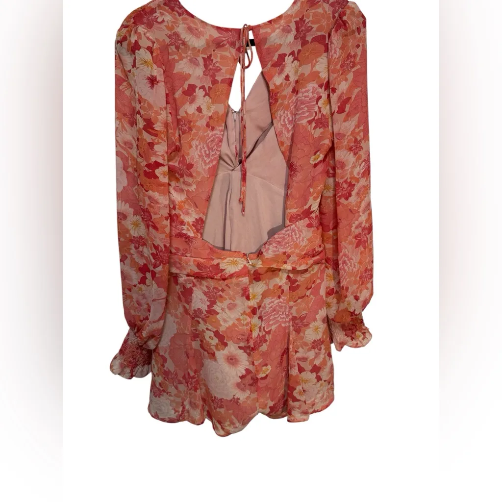 Floral Open Back Long Sleeve Chiffon Romper
ASTR the Label Size Large - Image 6
