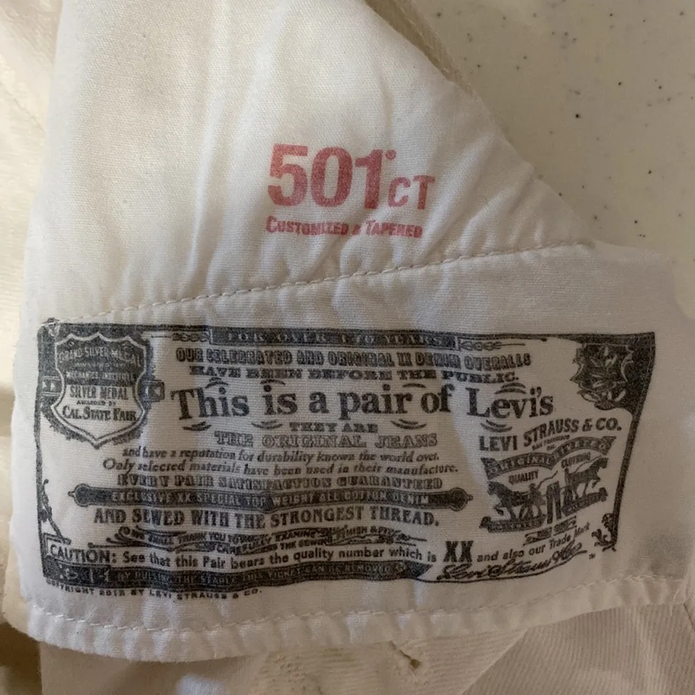 Levis 501 White Distressed Cropped Jeans - Image 7