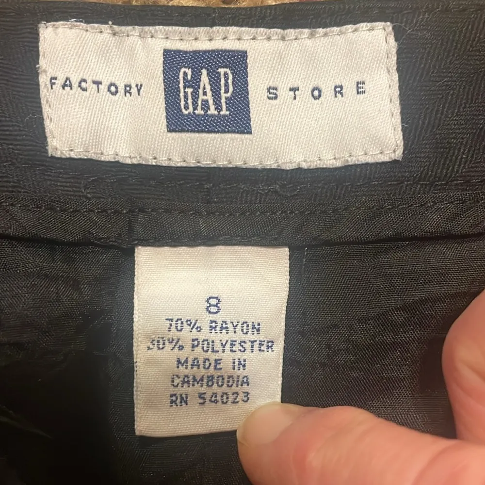 Gap factory store black lined skirt size 8 - Image 2