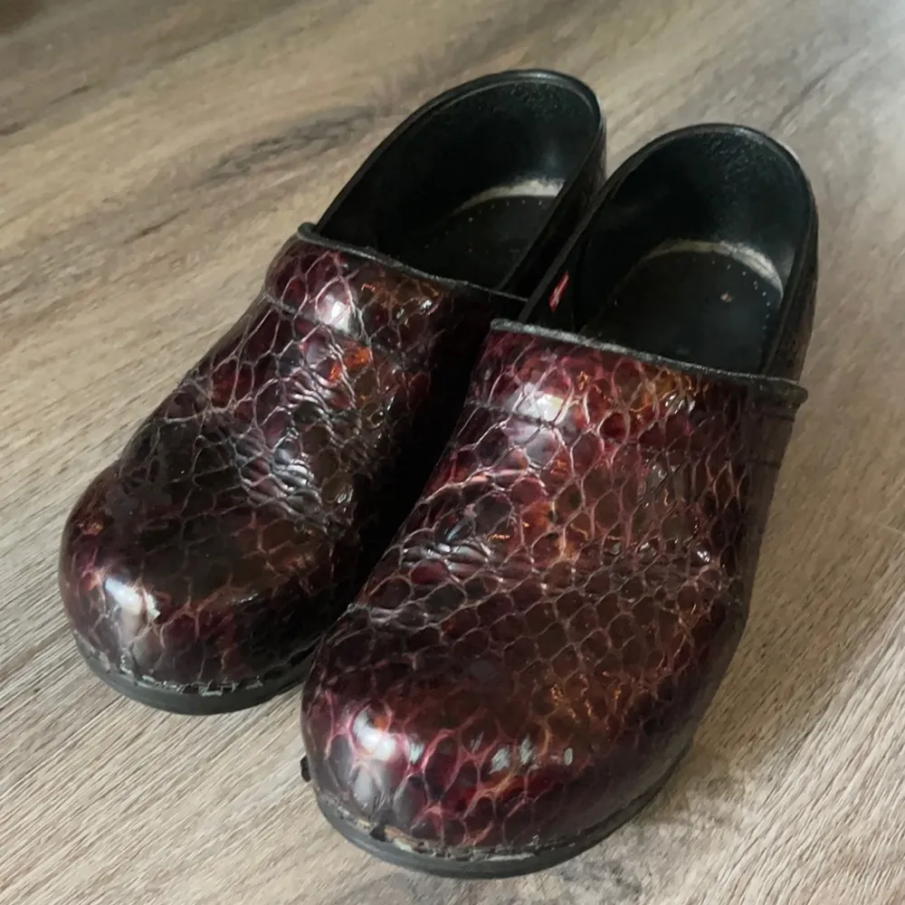 Sanita Maroon “Snakeskin” Clogs Size 41 (US 10) - Image 2
