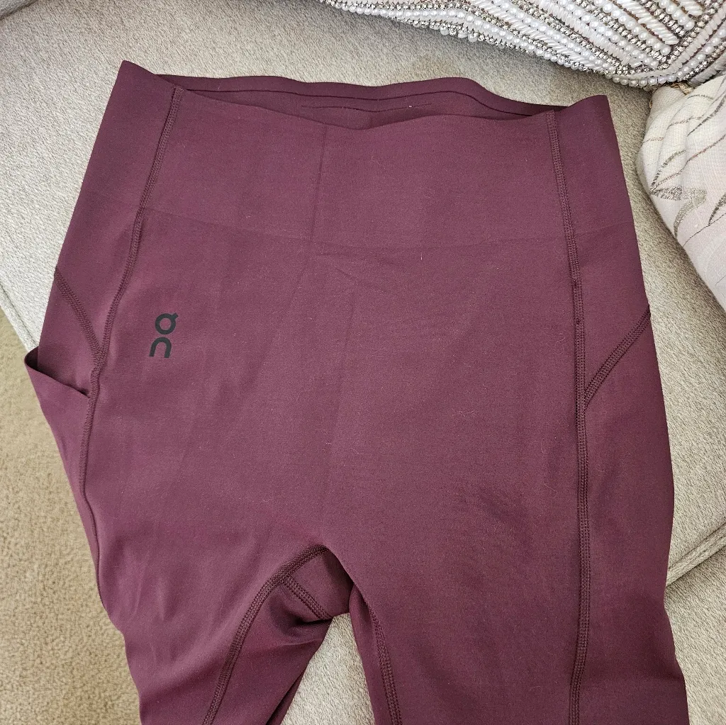 on cloud On Leggings - Image 12