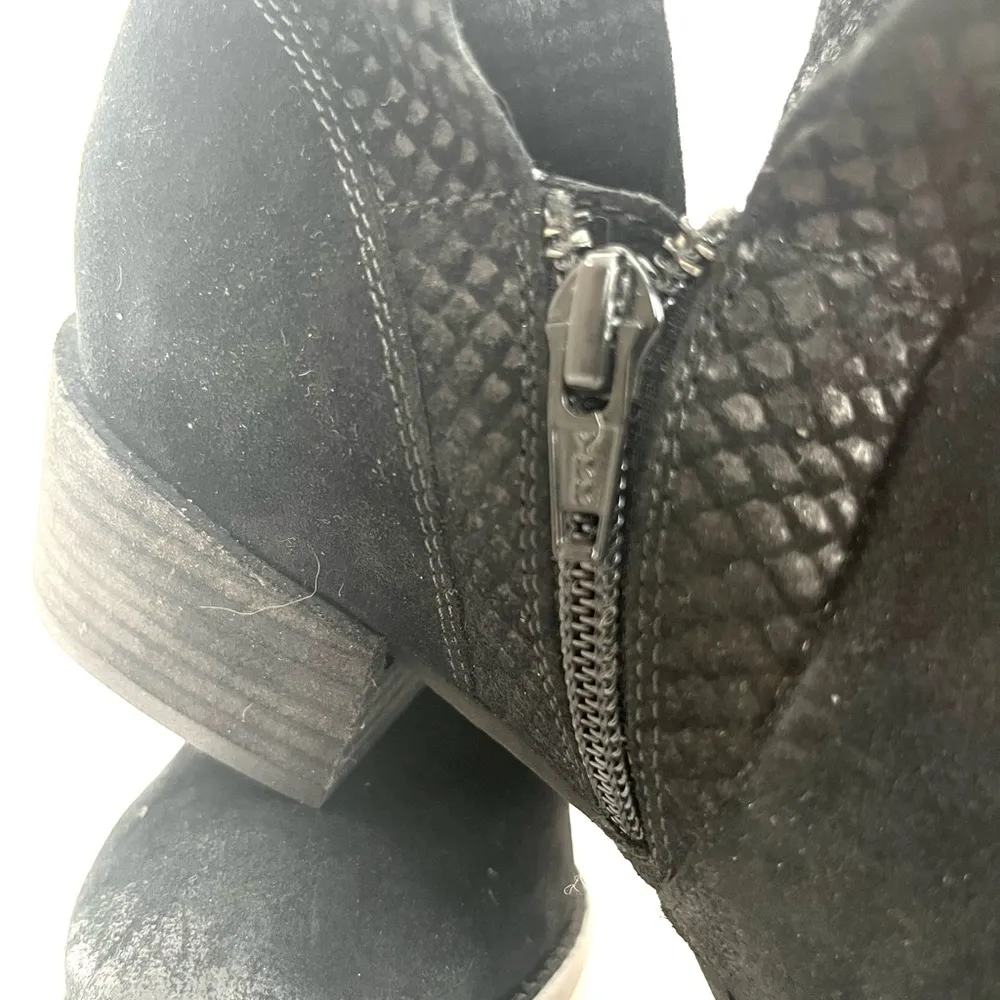 Score Black Suede Booties Sz 7.5 - Image 6