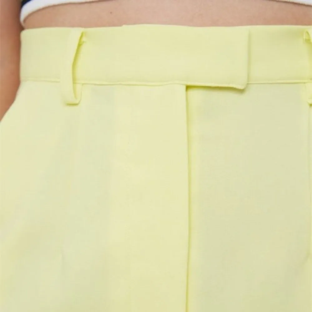 The Fifth Label Brighten High Waist Cargo Short in Lemon Yellow Size Small NWT - Image 5