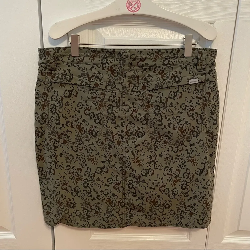 Eddie Bauer Women's Travex Floral Print Skort - Image 3